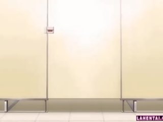 Hentai gaja fica fodido a partir de atrás em público quarto de banho
