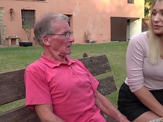 Blonde first-rate ass anal fucked by desiring grandpa