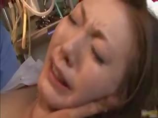 Emi harukaze agraciado asiática enfermera disfruta parte 1