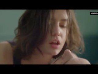 Adele exarchopoulos - a seno nudo sesso film scene - eperdument (2016)