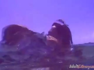 Súper bajo el agua anal